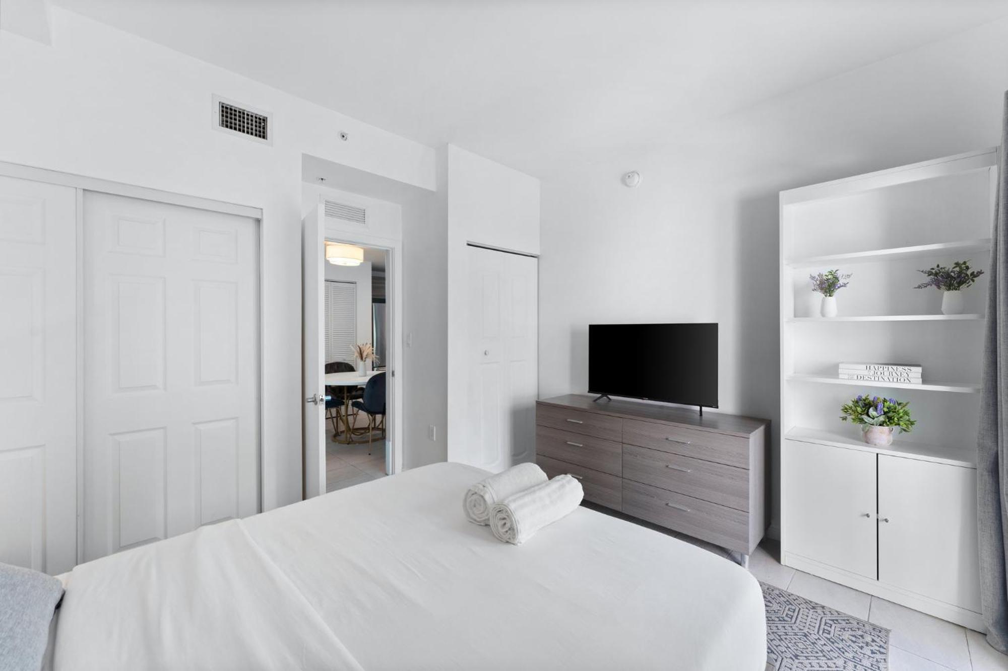 Modern Apartment In Edgewater Miami Oda fotoğraf